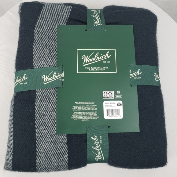 NWT Woolrich Black And Gray Plaid Reversible Blanket Wrap - Picture 4 of 4